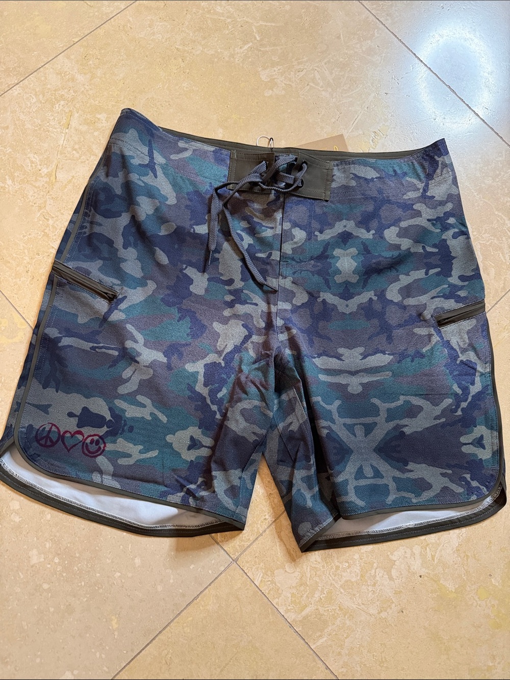 💙NWT NiyamaSol Board Shorts with Side Zipper Pockets💙
